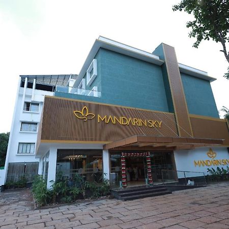 Hotel Mandarin Sky Kannur Esterno foto