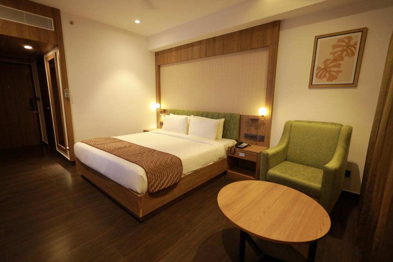 Hotel Mandarin Sky Kannur Esterno foto