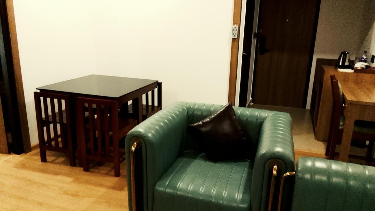 Hotel Mandarin Sky Kannur Esterno foto