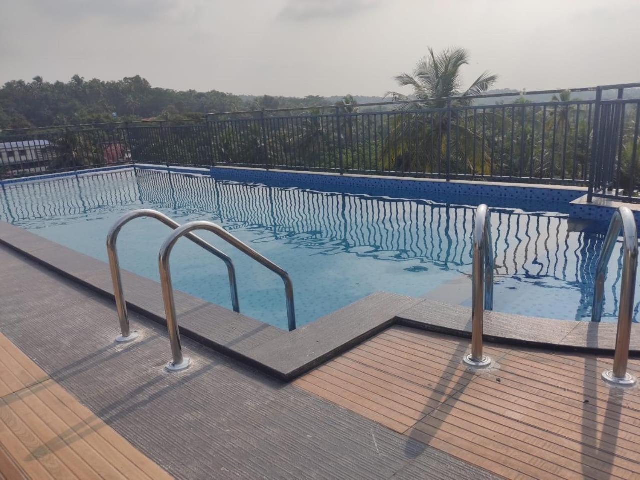 Hotel Mandarin Sky Kannur Esterno foto