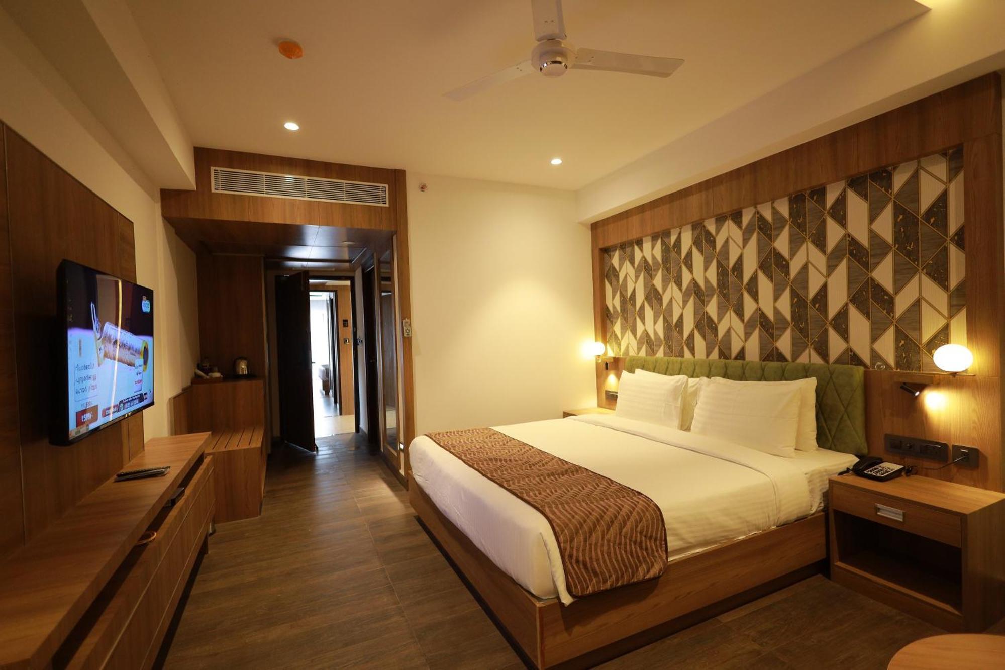Hotel Mandarin Sky Kannur Esterno foto